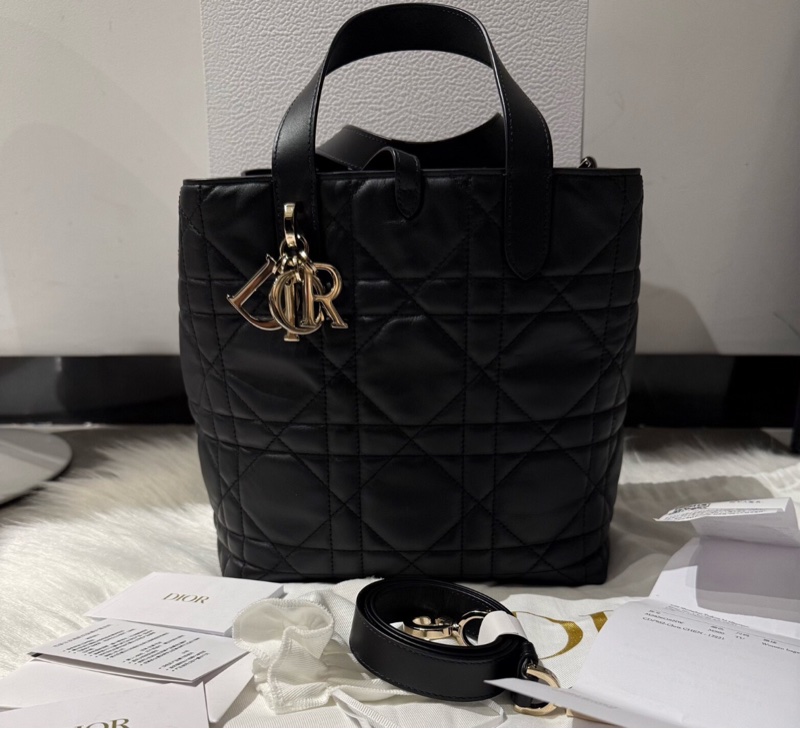 【2026年大全套❗️99新】Dior Toujours竪版中號 黑色菜籃子|手提包|單肩包-3