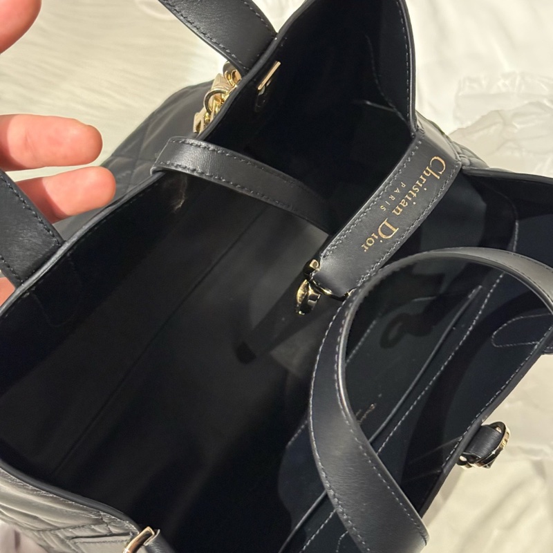 【2026年大全套❗️99新】Dior Toujours竪版中號 黑色菜籃子|手提包|單肩包-9