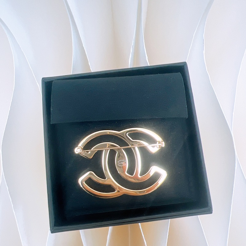全新 Chanel 24a 白色雙C鏤空胸針-2