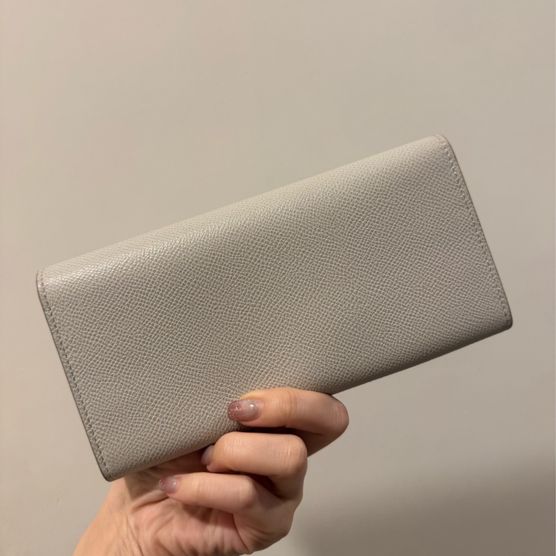 Ferragamo 淺灰藍長夾-1