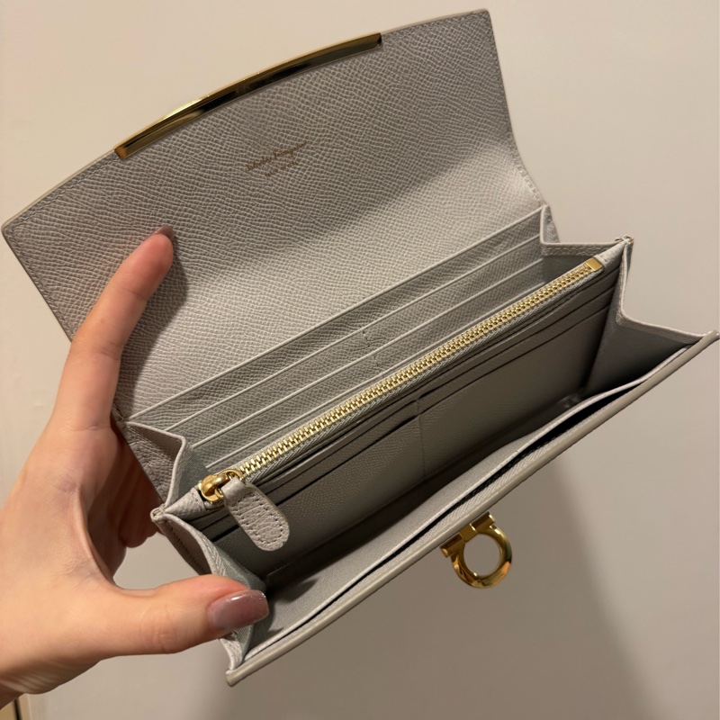 Ferragamo 淺灰藍長夾-9