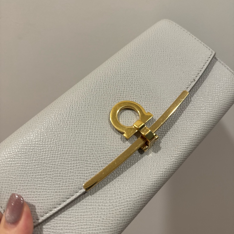 Ferragamo 淺灰藍長夾-10
