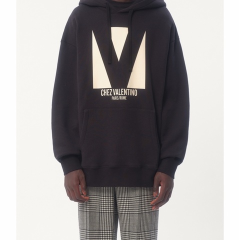 Valentino 男士 長袖連帽衛衣XS S M L XL XXL XXXL碼模特身高187CM，穿著XL碼。