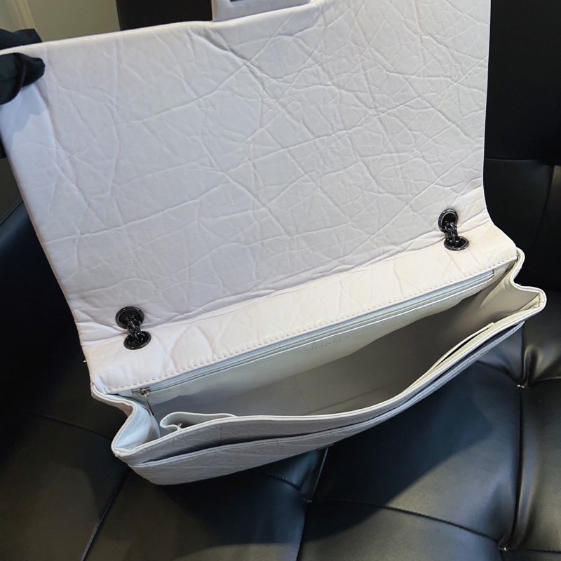 ✨Chanel 2.55白色牛皮 so black 金屬 Maxi大號🤍-9