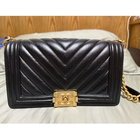 台灣現貨 Chanel Leboy boy 山形紋 黑金25cm
