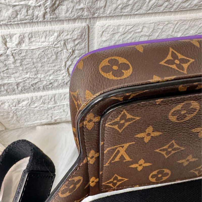LV 原花黑牛皮紫塗層S Lock胸口腰包M46245-11