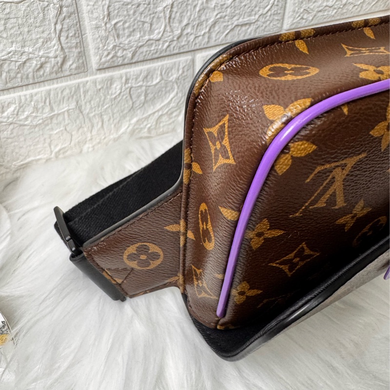 LV 原花黑牛皮紫塗層S Lock胸口腰包M46245-27