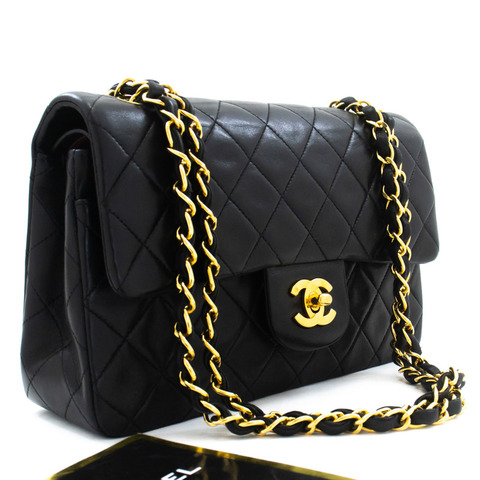 香奈兒經典雙蓋9吋鏈條單肩背包，黑色羊皮
