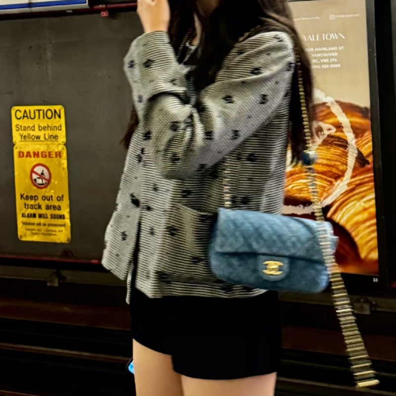 成色優💯超搶手❤️‍🔥 Chanel香奈兒丹寧牛仔cf金球大Mini單肩斜挎包-6