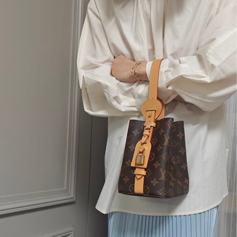 🥨25新款路易威登水桶包 LV原花All In BB M12925-5