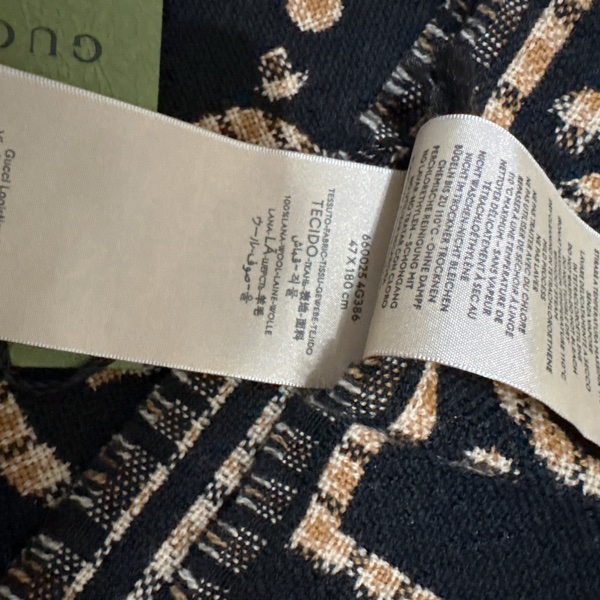 GUCCI 古馳 經典格紋GG織花羊毛圍巾(黑/米色)-7