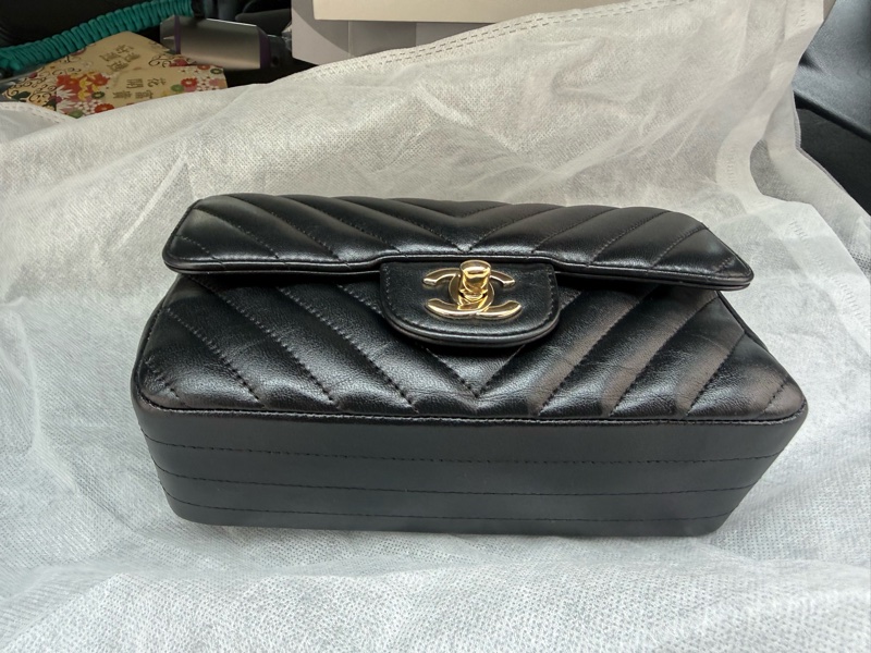 CHANEL CLASSIC FLAG V GOLD METAL CHAIN-1