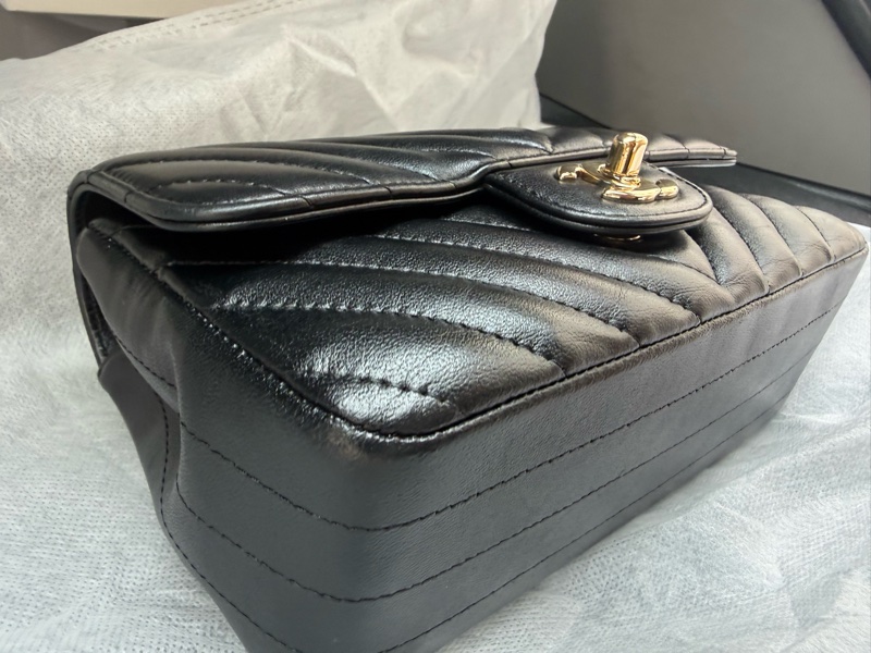 CHANEL CLASSIC FLAG V GOLD METAL CHAIN-4