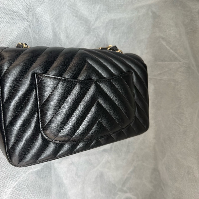 CHANEL CLASSIC FLAG V GOLD METAL CHAIN-7