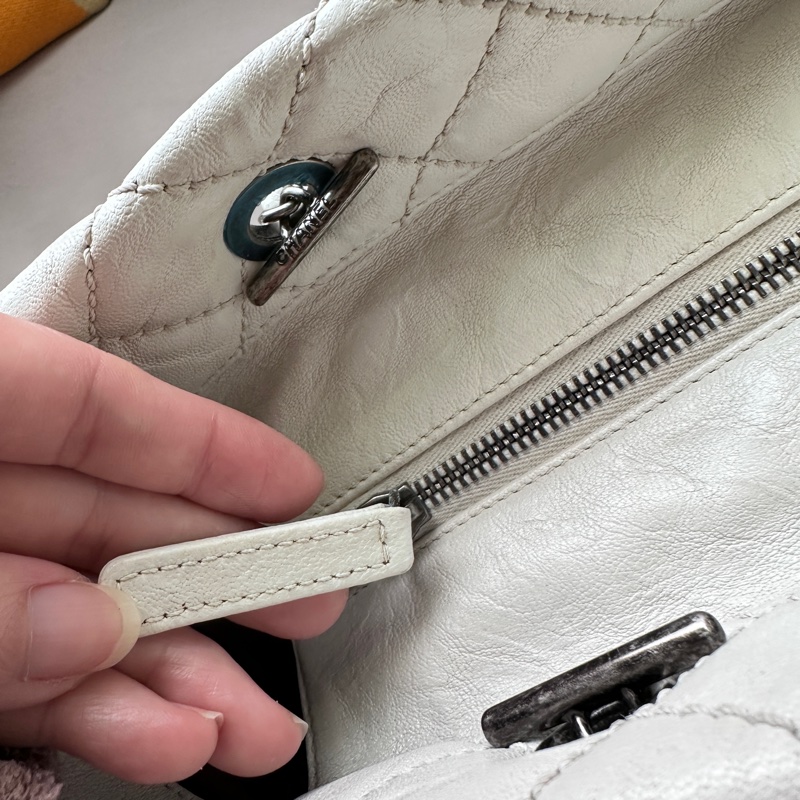 【專治白包恐懼症】Chanel 極輕防刮托特包|不怕髒、不壓肩的白雪公主 🦢-25