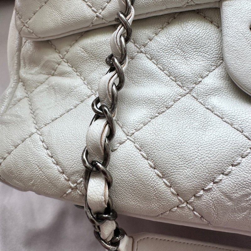 【專治白包恐懼症】Chanel 極輕防刮托特包|不怕髒、不壓肩的白雪公主 🦢-28