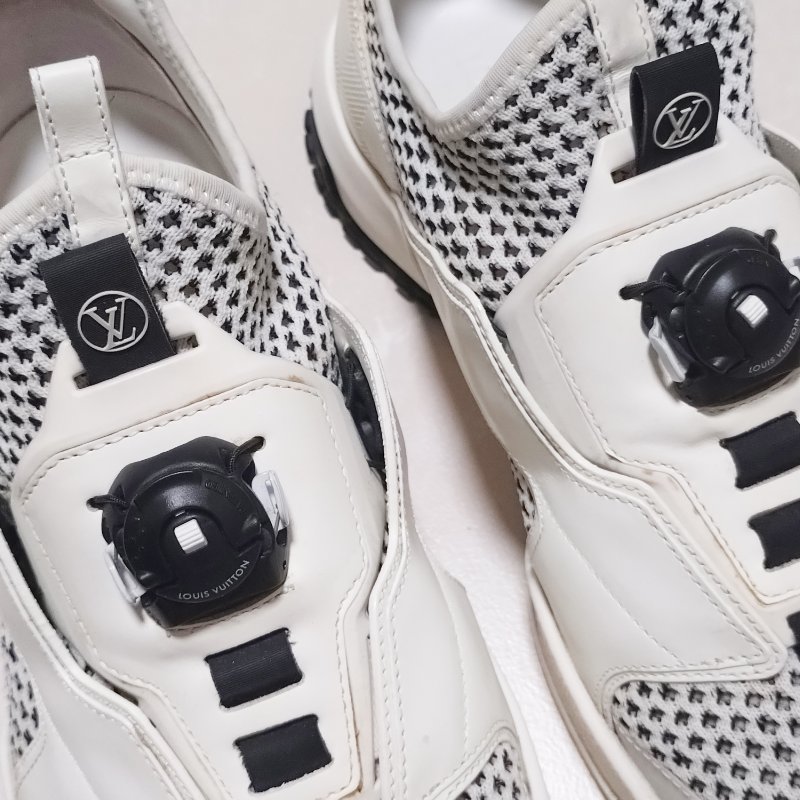 LV休閒鞋 男生6號 台中專櫃3萬4千購買的-4