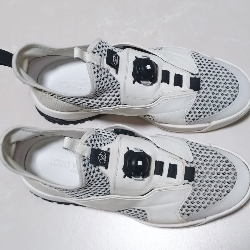 LV休閒鞋 男生6號 台中專櫃3萬4千購買的-20