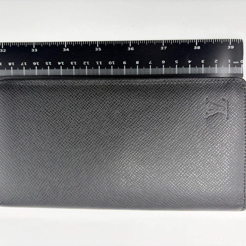 Louis Vuitton Taiga 長款對折皮夾-8