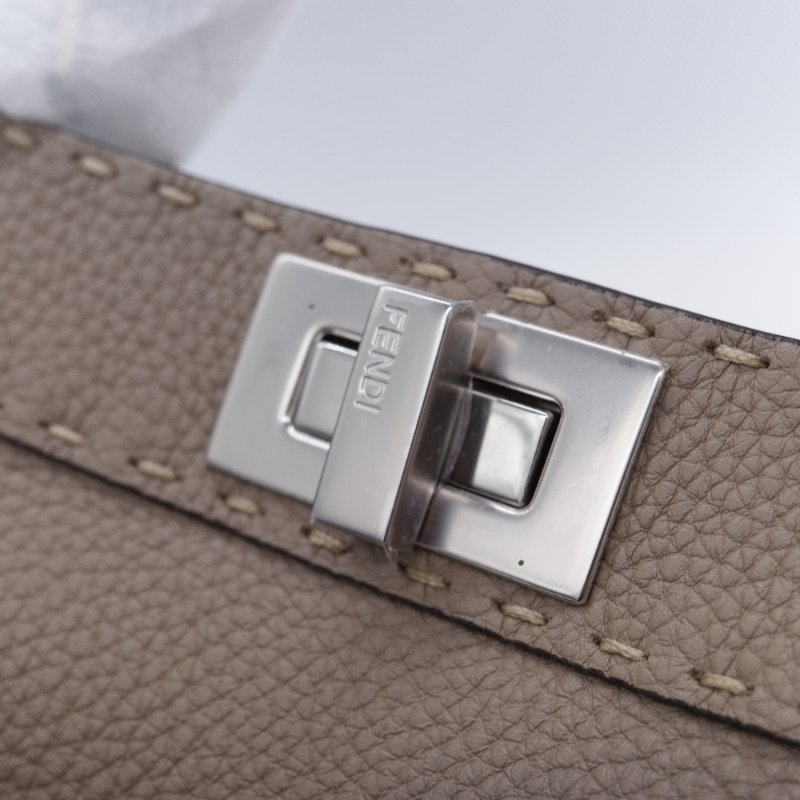 Fendi 芬迪 Peekaboo I See U Small 經典米褐色 小牛皮 手提斜背包-12