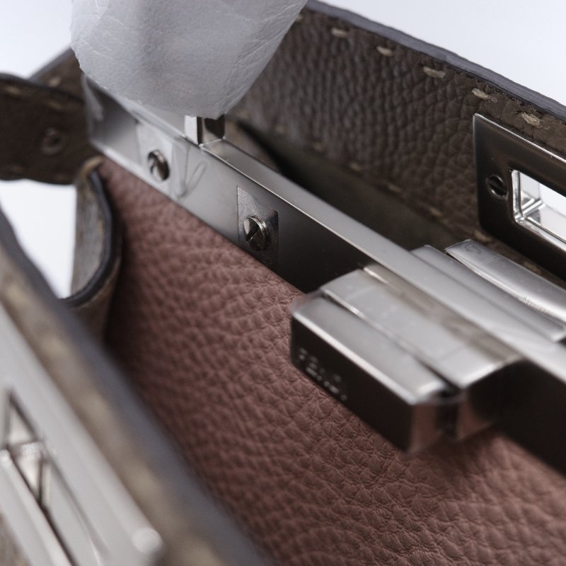 Fendi 芬迪 Peekaboo I See U Small 經典米褐色 小牛皮 手提斜背包-23