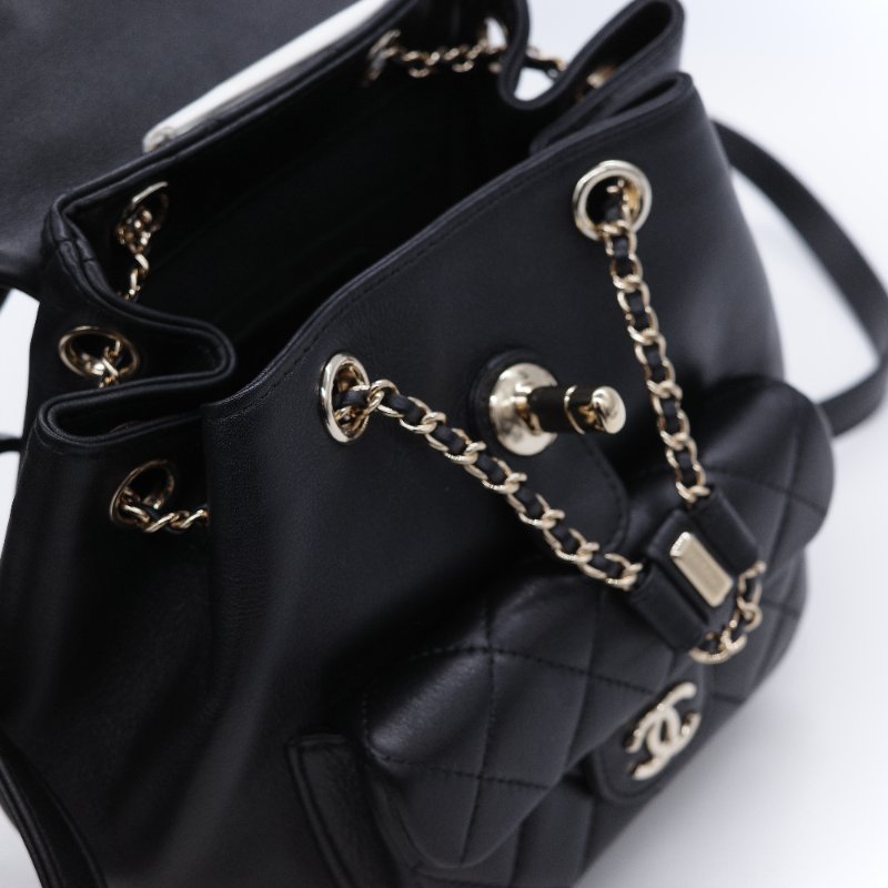 （閒置品♥️未使用）Chanel 香奈兒  Duma  經典黑色菱格紋 羊皮 雙肩後背包-13