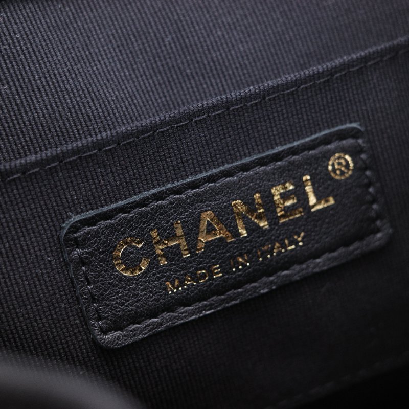 （閒置品♥️未使用）Chanel 香奈兒  Duma  經典黑色菱格紋 羊皮 雙肩後背包-18