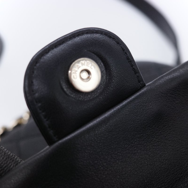 （閒置品♥️未使用）Chanel 香奈兒  Duma  經典黑色菱格紋 羊皮 雙肩後背包-23