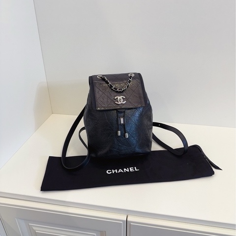 Chanel 香奈兒 黑銀油蠟皮菱格雙肩包