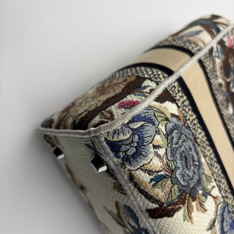 Dior Lady D-Lite 花鳥刺繡戴妃包-13