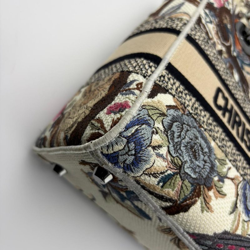 Dior Lady D-Lite 花鳥刺繡戴妃包-14