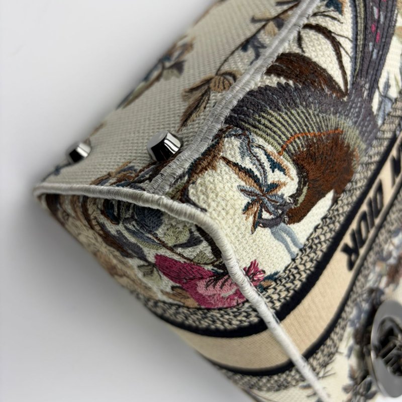 Dior Lady D-Lite 花鳥刺繡戴妃包-15