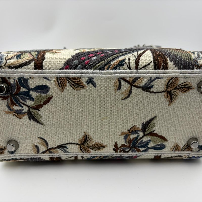 Dior Lady D-Lite 花鳥刺繡戴妃包-16