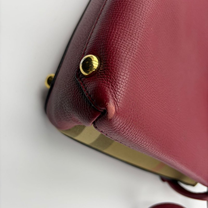 Burberry 粒面皮革手提托特包-13