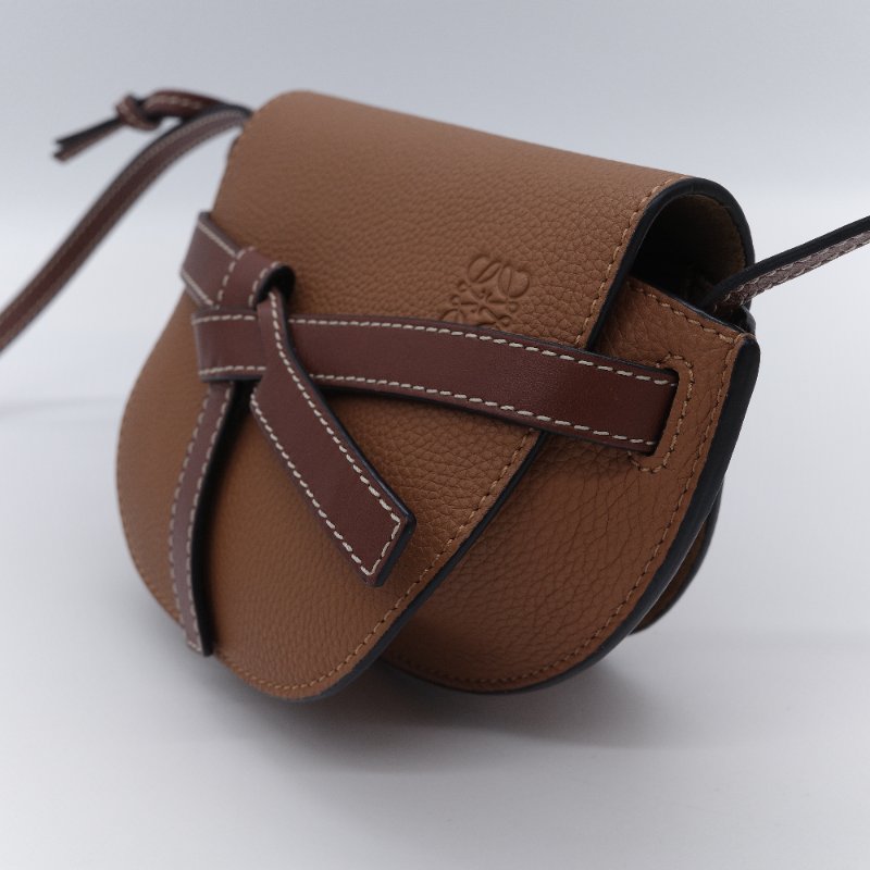 Loewe 羅威 Mini Gate 經典焦糖棕 迷你小牛皮 肩背包-3