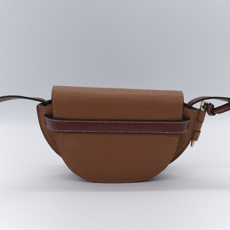 Loewe 羅威 Mini Gate 經典焦糖棕 迷你小牛皮 肩背包-4