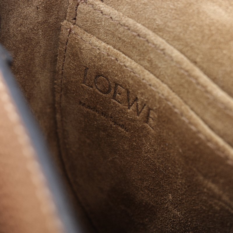 Loewe 羅威 Mini Gate 經典焦糖棕 迷你小牛皮 肩背包-10