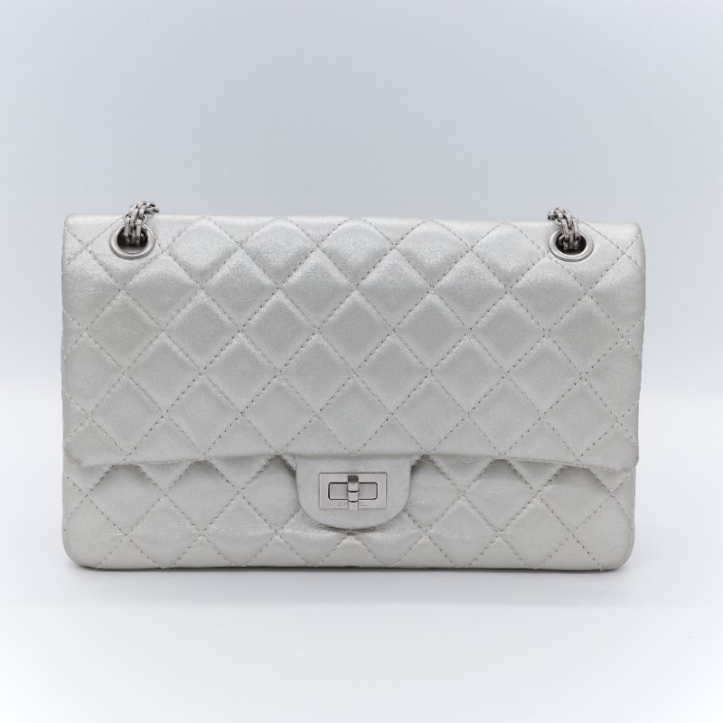 Chanel 香奈兒  2.55 Reissue 銀色金屬感 羊皮 肩背包 斜背包 翻蓋包-1
