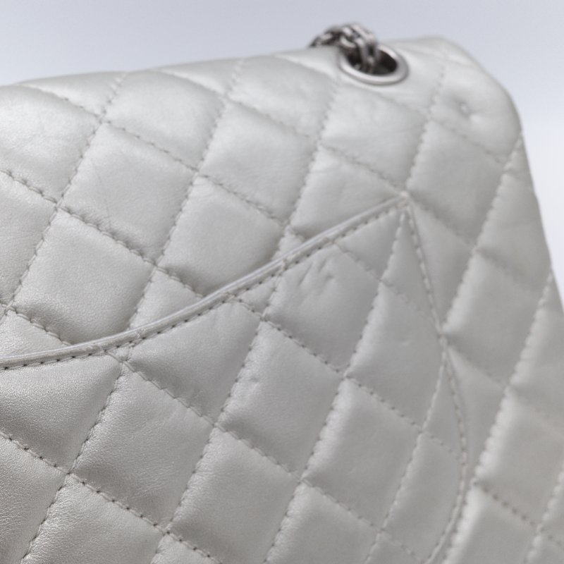 Chanel 香奈兒  2.55 Reissue 銀色金屬感 羊皮 肩背包 斜背包 翻蓋包-15