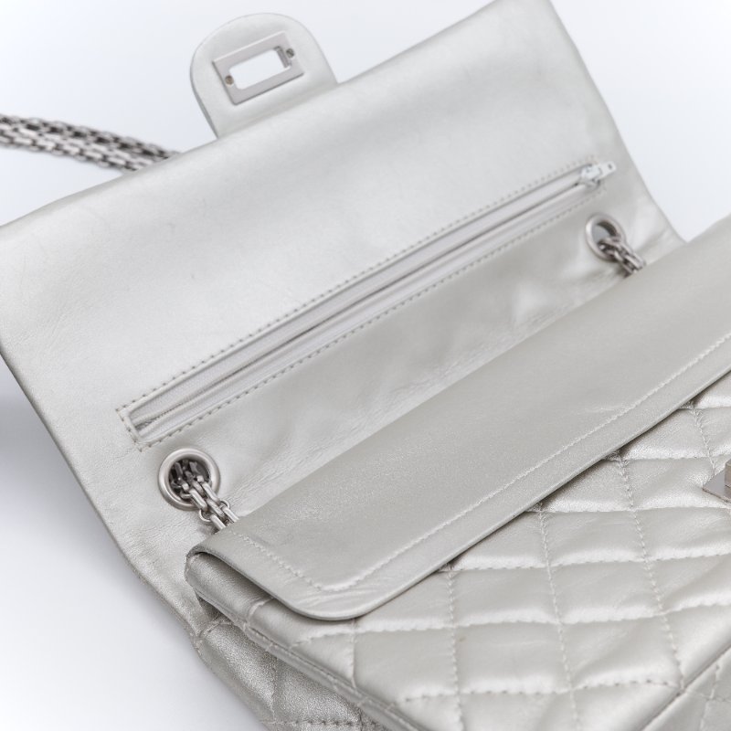 Chanel 香奈兒  2.55 Reissue 銀色金屬感 羊皮 肩背包 斜背包 翻蓋包-16