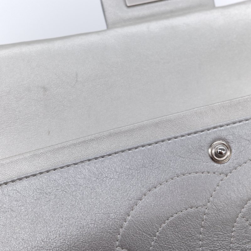 Chanel 香奈兒  2.55 Reissue 銀色金屬感 羊皮 肩背包 斜背包 翻蓋包-20