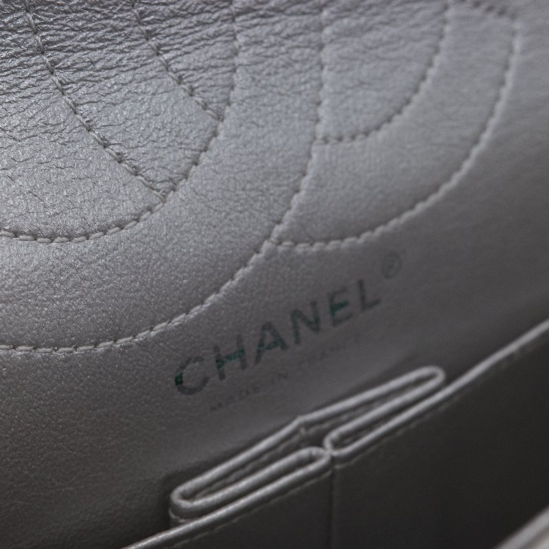 Chanel 香奈兒  2.55 Reissue 銀色金屬感 羊皮 肩背包 斜背包 翻蓋包-23