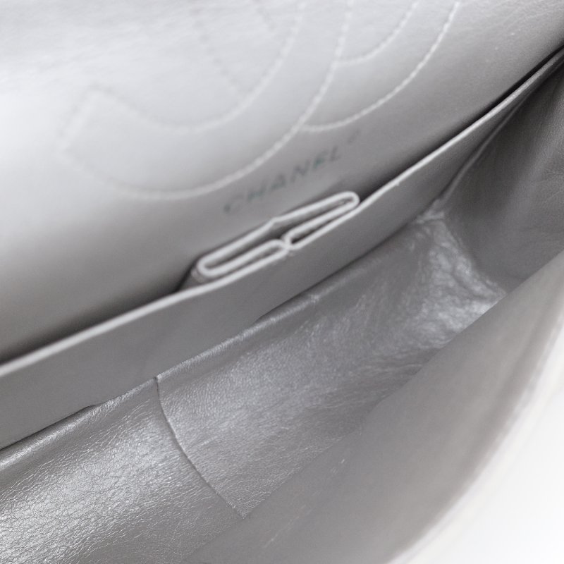 Chanel 香奈兒  2.55 Reissue 銀色金屬感 羊皮 肩背包 斜背包 翻蓋包-25