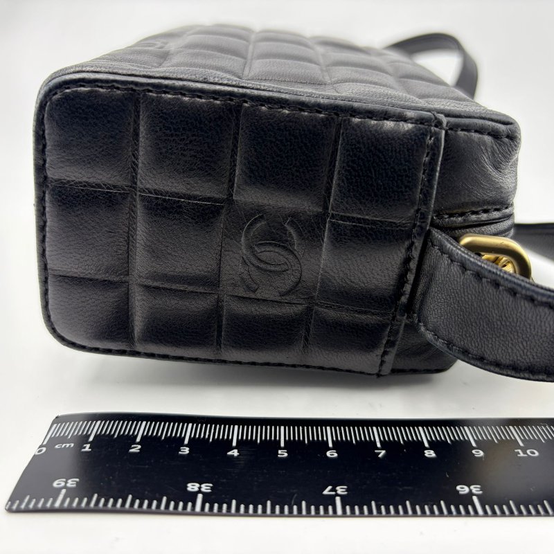 Chanel 冰格紋牛皮波士頓包-6