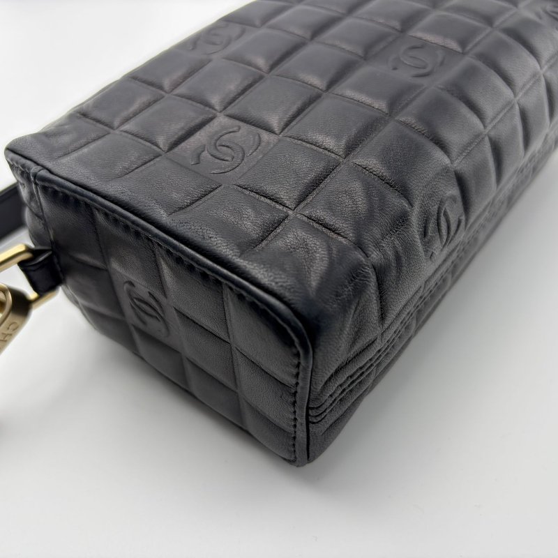 Chanel 冰格紋牛皮波士頓包-13