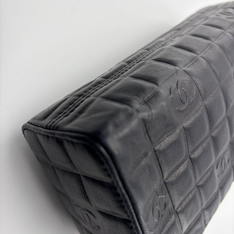 Chanel 冰格紋牛皮波士頓包-15