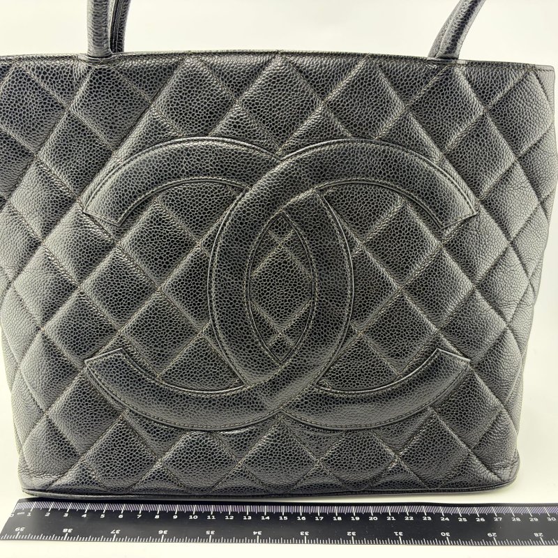 Chanel 魚子醬菱格紋托特包-0