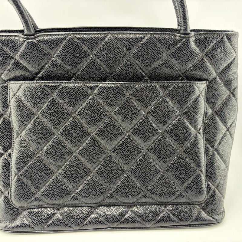 Chanel 魚子醬菱格紋托特包-6