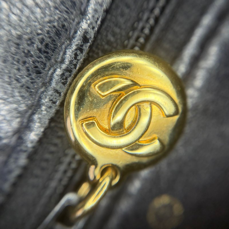 Chanel 魚子醬菱格紋托特包-19