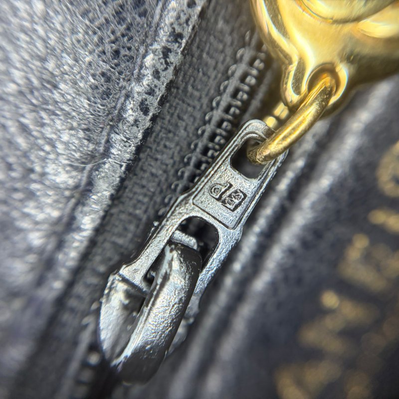 Chanel 魚子醬菱格紋托特包-20